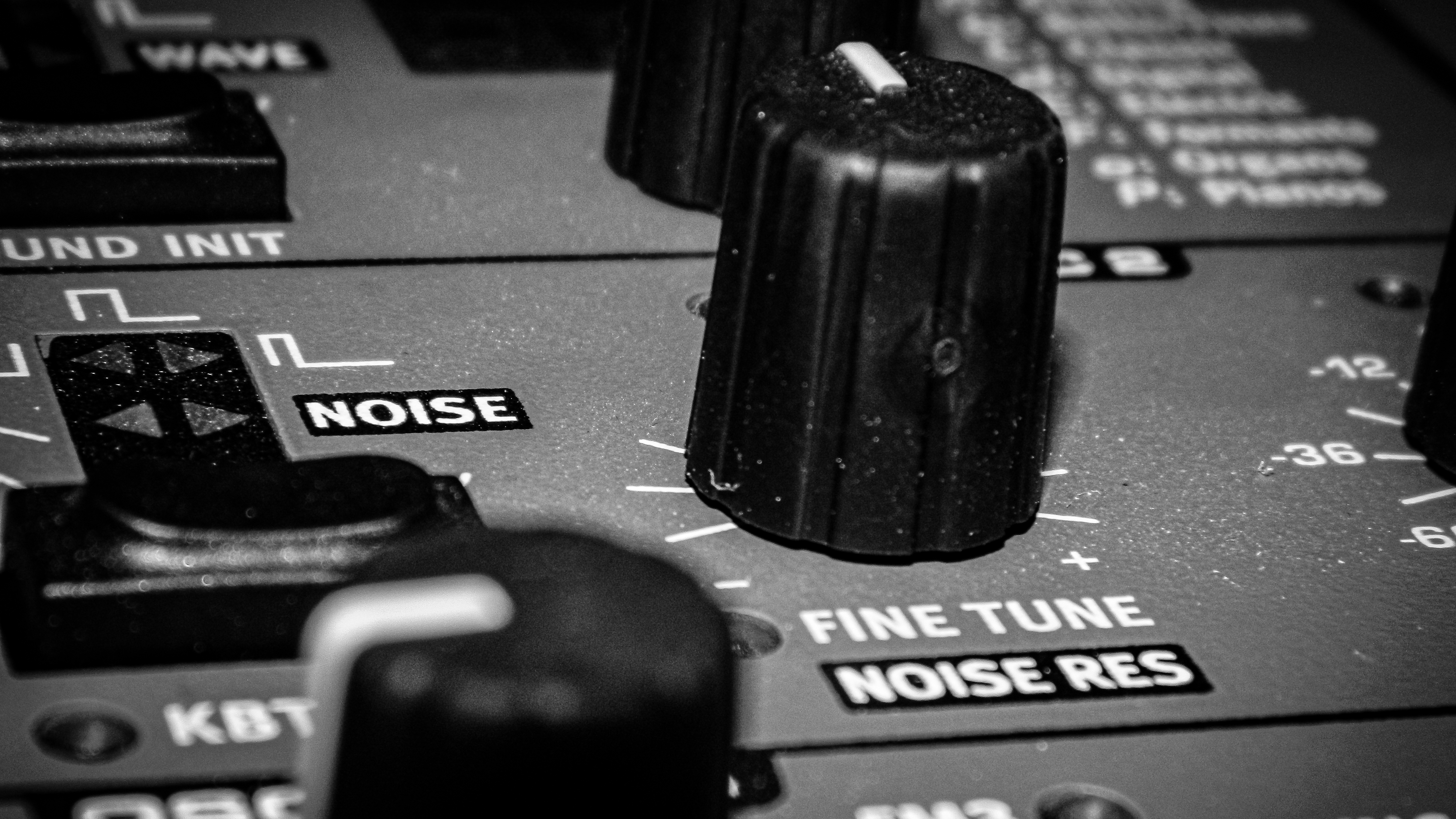 SYNTHLUCIDA Studio & Creative Process